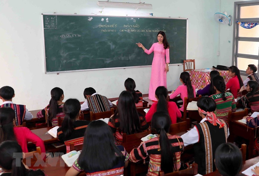 Аозай теперь присутствует на торжественных церемониях и в повседневной жизни, демонстрируя красоту вьетнамских женщин (Фото: ВИА)