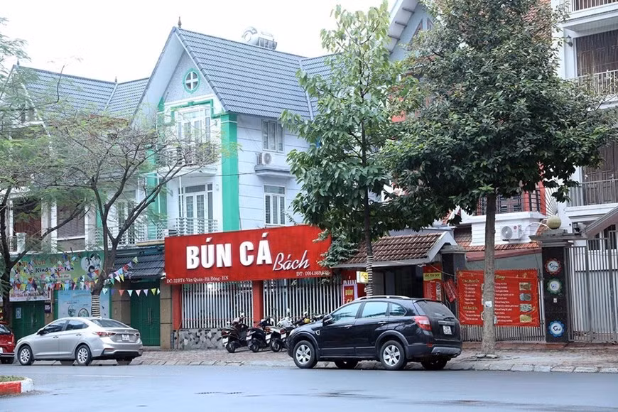 Ресторан все еще открыт в 8:30 утра 16 февраля в Ханое. (Фото: ВИА)