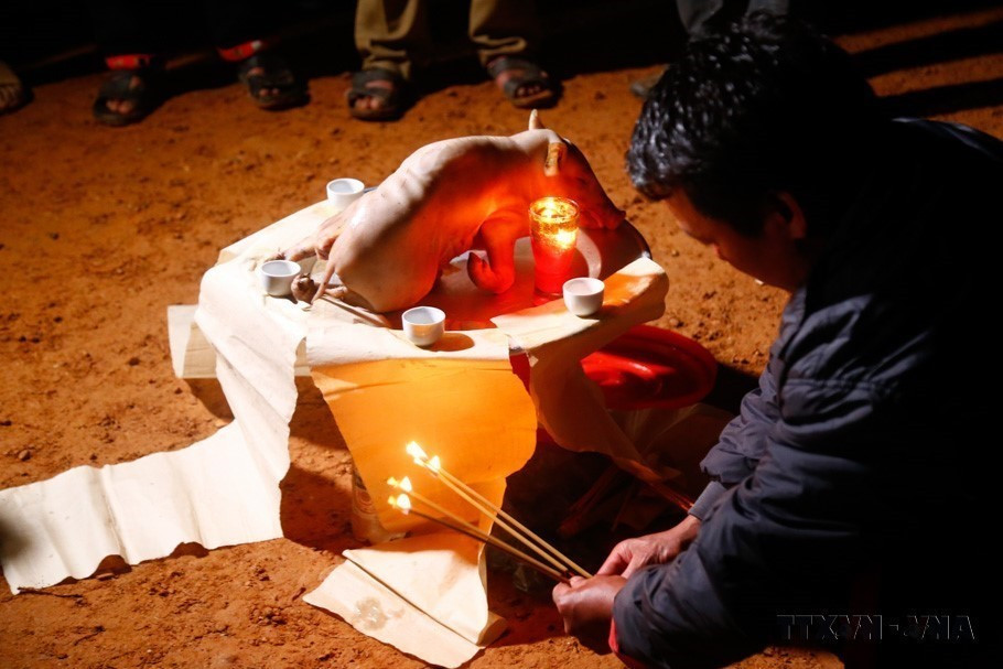 Фестиваль огненного танца проводится каждый год после сбора урожая. (Фото: ВИА)