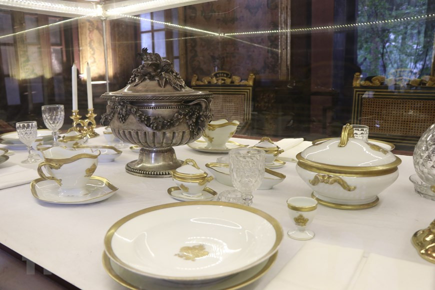 Многие артефакты повседневной жизни королевской семьи выставлены во дворце Андинь. (Фото: ВИА)