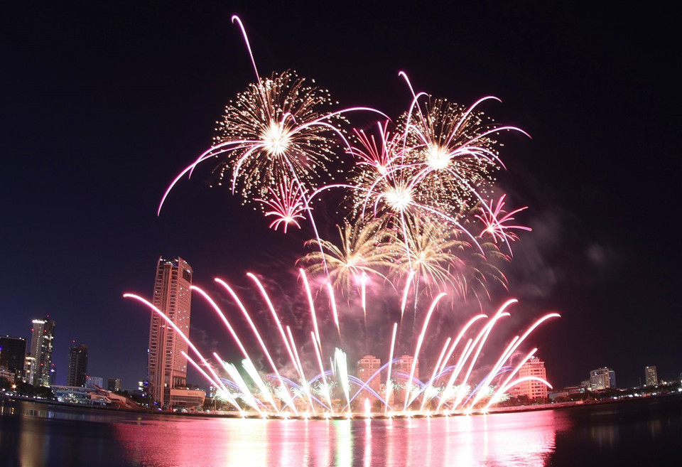 Фейерверк от Италии в финальную ночь. (Фото: ВИА)