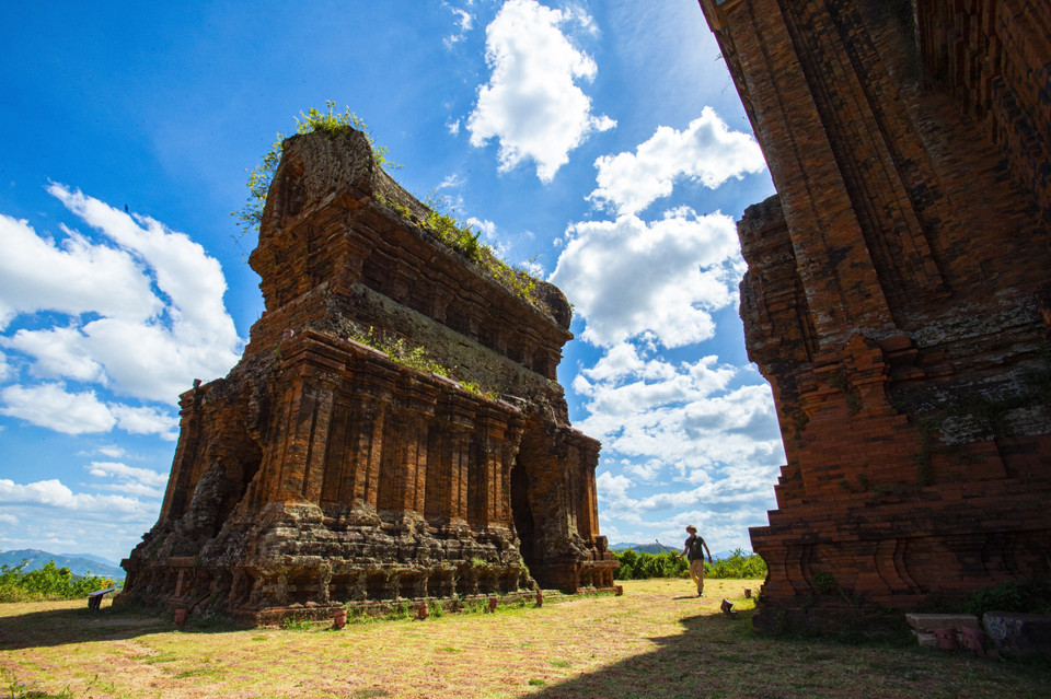 Башня Бань Ит представляет собой архитектуру Чампа в Биньдинь. (Фото: ВИА)