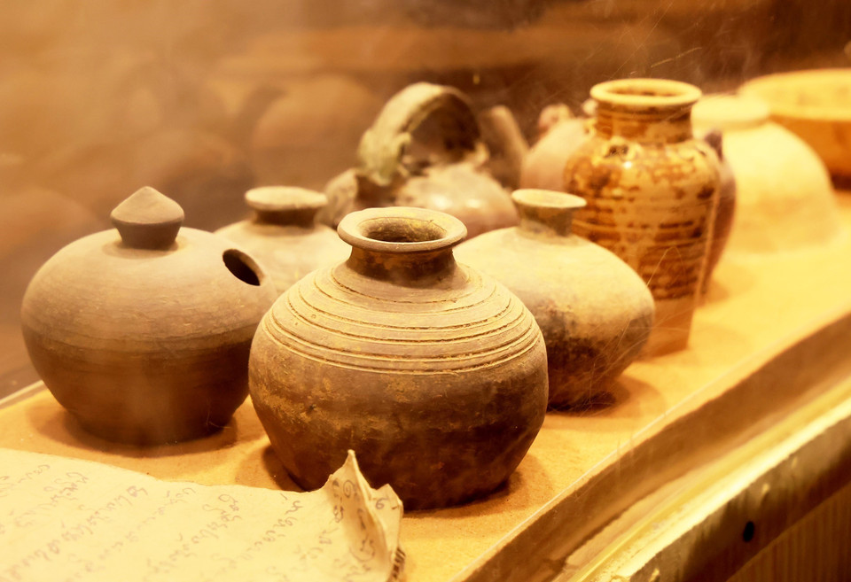 «Тин», небольшой кувшин для рыбного соуса в древней рыбацкой деревни Фантхиет. (Фото: ВИА)