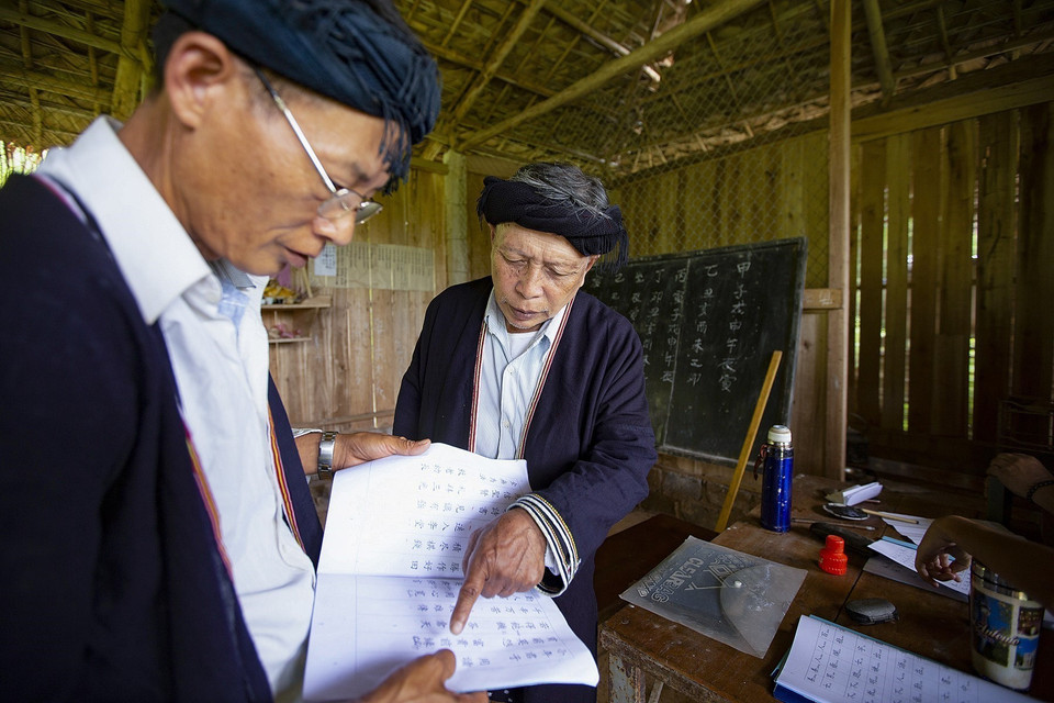 Ли Ван Хень посвящает себя обучению учащихся. (Фото: ВИА)