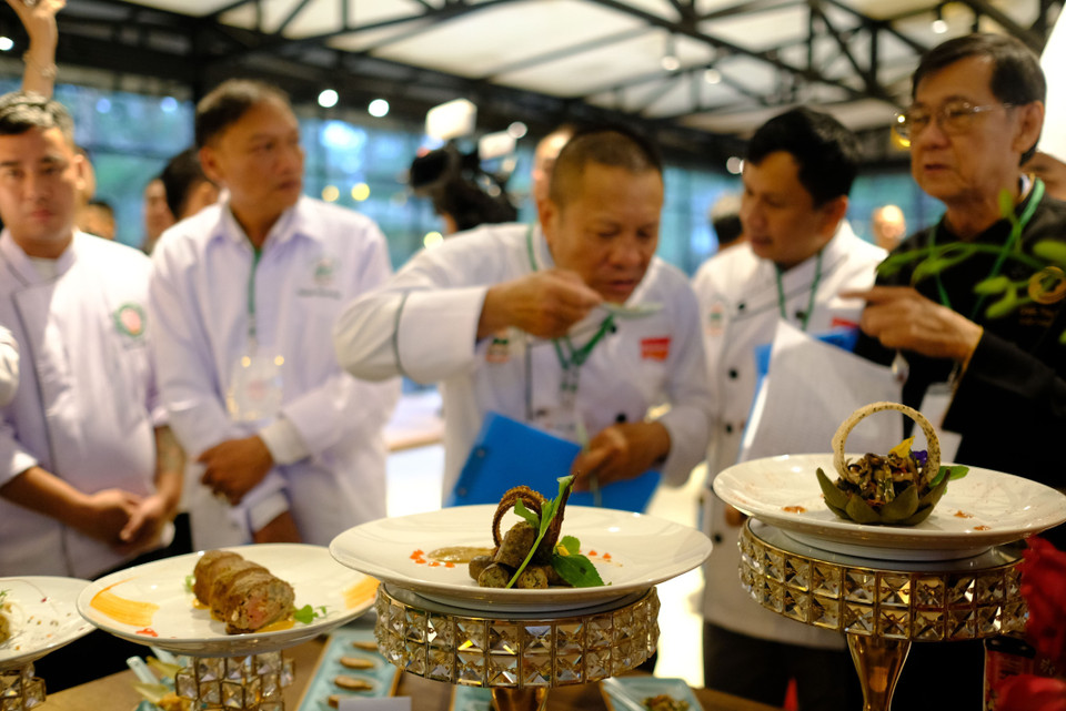 Жюри оценивает блюда и вручает призы лучшим командам конкурса. (Фото: ВИА)