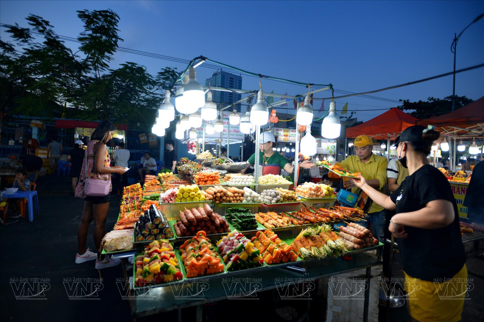 Дананг - рай уличной еды для туристов. (Фото: ИЖВ)