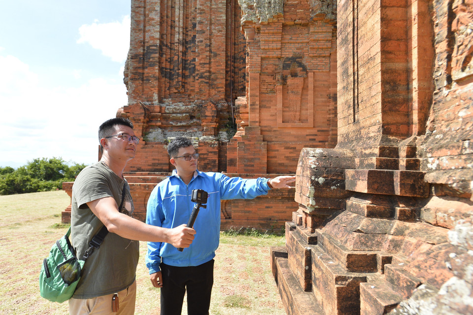 Башня Бань Ит — одна из старейших групп башен и остановка, которую туристы обязательно не хотят пропустить при посещении Биньдинь. (Фото: ВИА)
