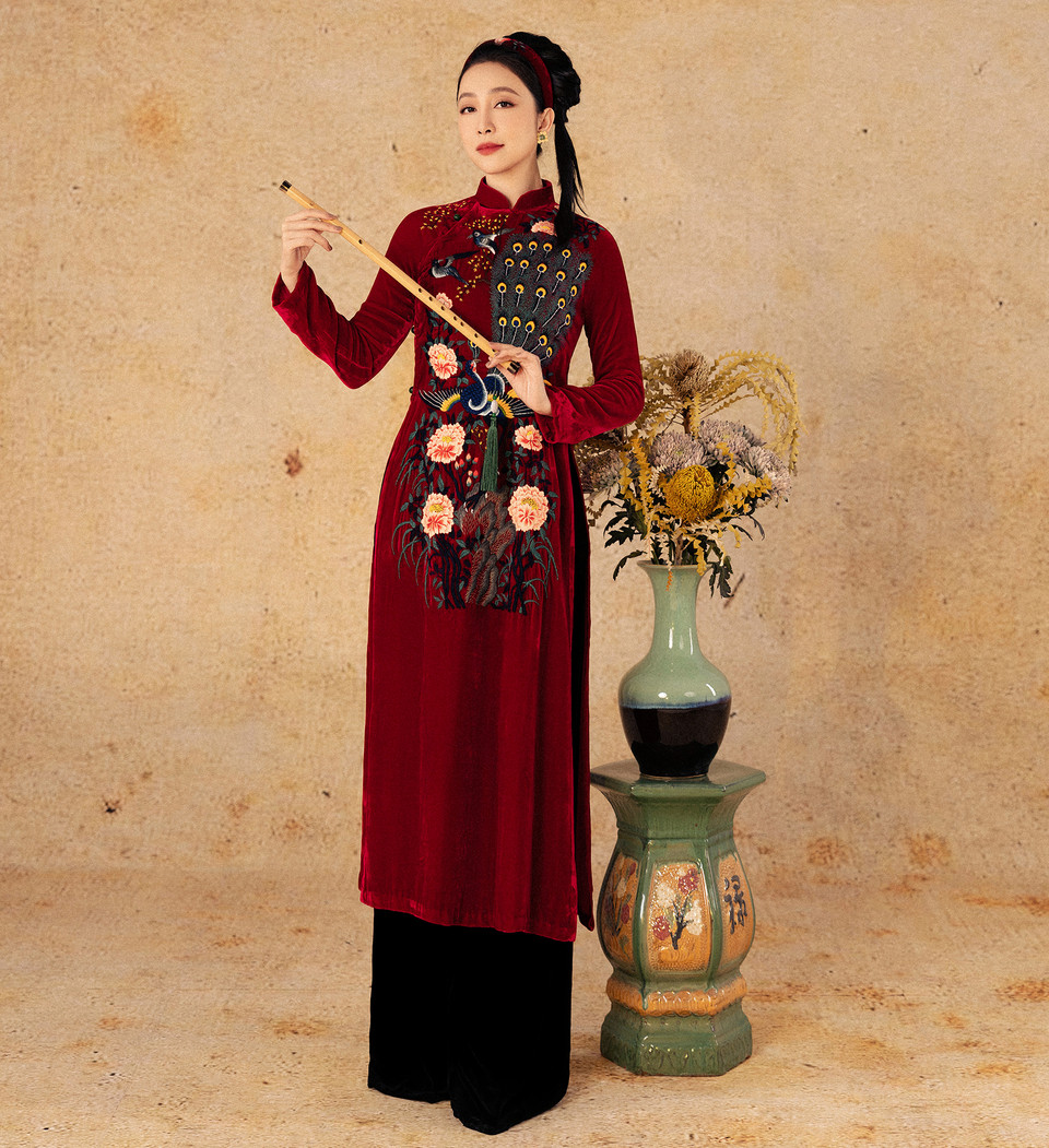 Некоторые впечатляющие изделия дизайнера Тхо Тхо. (Фото: ИЖВ)