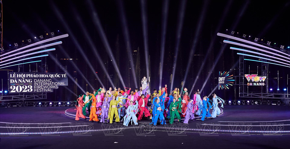 DIFF также принесла взрывные арт-перформансы. (Фото: ИЖВ)