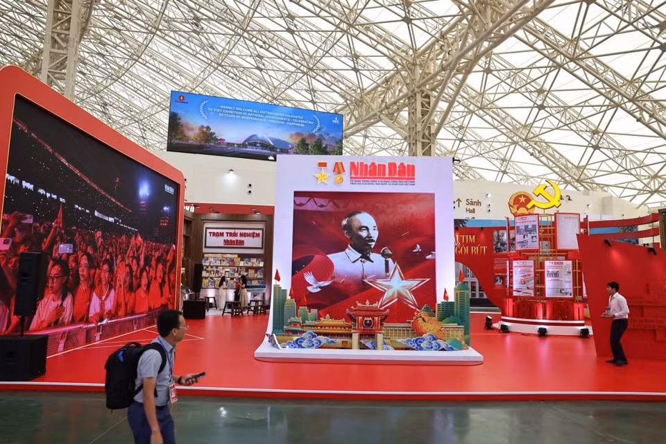 Стенд газеты «Нянзан» на выставке. (Фото: ВИА)