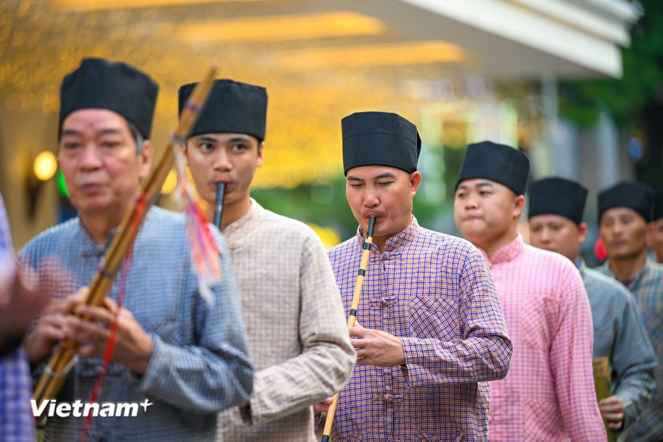 II Фестиваль культуры народности Мыонг стал значимым мероприятием, направленным на чествование, сохранение и развитие традиционных культурных ценностей народности Мыонг в единой и многообразной культуре сообщества 54 народностей Вьетнама. (Фото: Vietnam+)