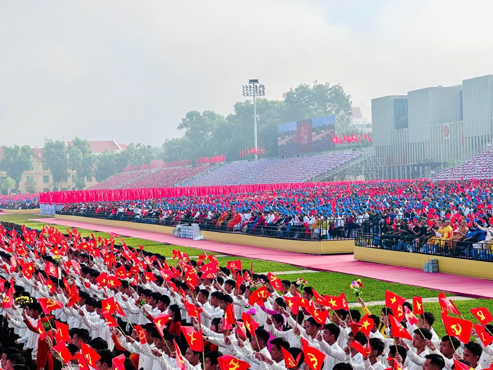 Современный образ Родины воплощает не только героизм прошлого, но и стремление народа к миру и процветанию. (Фото: Vietnam+)