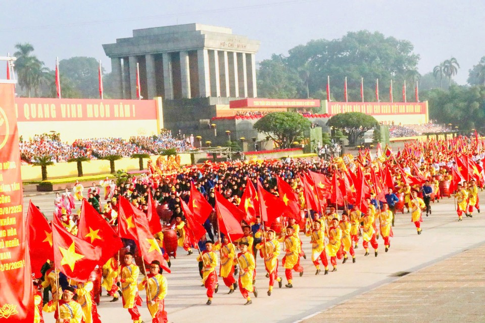 Современный Вьетнам уверенно интегрируется в мир, сохраняя национальную самобытность и дух, и уверенно движется к богатому и цивилизованному будущему. (Фото: Vietnam+)