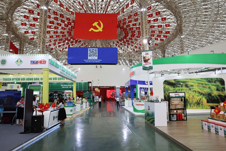 Выставочные стенды на выставке. (Фото: ВИА)