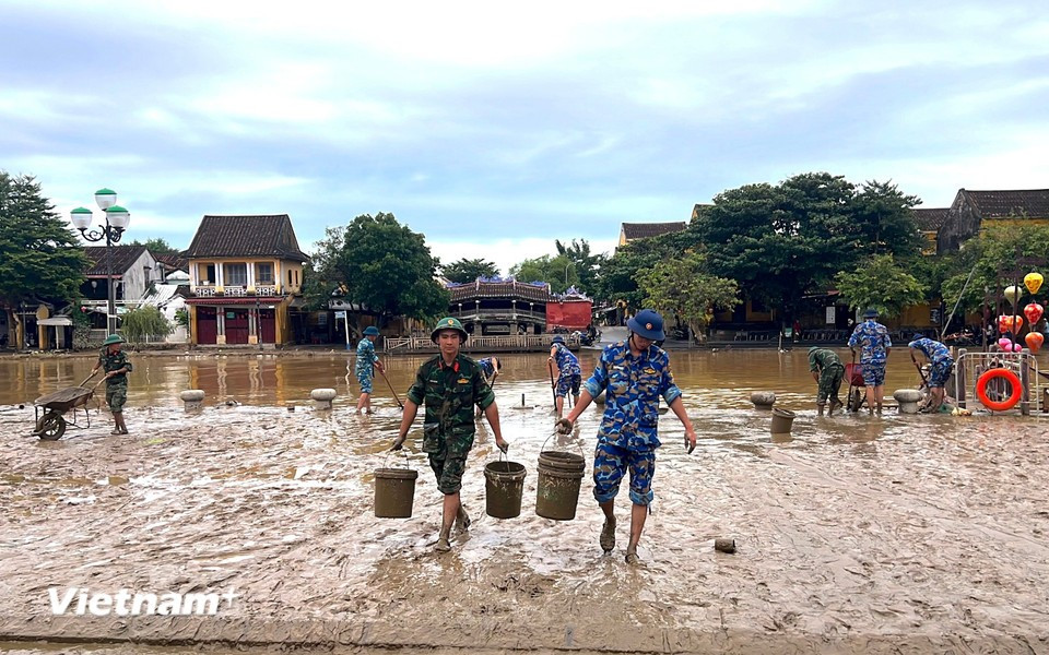Командование 5-й зоны обороны — Дьенбан и 375-й полк ПВО совместно выполняли поставленные задачи. (Фото: Vietnam+)