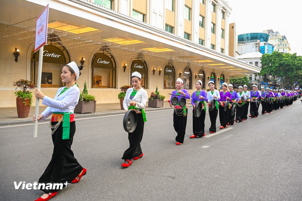 II Фестиваль культуры народности Мыонг 2025 года был организован Министерством культуры, спорта и туризма с целью чествования и представления традиционных культурных ценностей народности Мыонг отечественной и международной общественности. (Фото: Vietnam+)