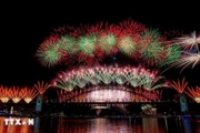 Яркий фейерверк в честь Нового 2026 года на мосту Харбор-Бридж в Сиднее, Австралия. Фото: Синьхуа/ВИА.