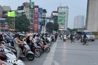 Ханой не планирует полностью запретить бензиновые мотоциклы внутри Кольцевой дороги № 1 с 2026 года. Фото; ВИА.