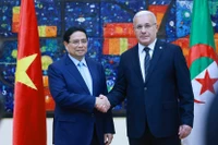 Премьер-министр Фам Минь Тьинь провёл встречу с Председателем Национальной народной ассамблеи Алжира (нижней палаты парламента Алжира) Ибрагимом Бугали. Фото: ВИА.