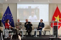 Выступающие на одной из дискуссионных сессий. Фото: ВИА.