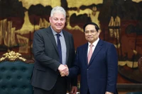 Премьер-министр Правительства Фам Минь Тьинь принял г-на Эдуарда Стифхаута, старшего вице-президента корпорации ASML (Нидерланды). Фото: ВИА.