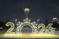 Улицы ярко украшены в ожидании Нового 2026 года в Астане, Казахстан. Фото: ВИА.
