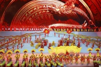 Специальная художественная программа «Под славным знаменем Партии», посвящённая успешному завершению XIV Съезда Партии. Фото: ВИА.