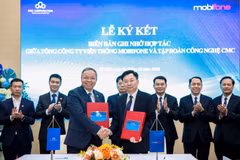 Церемония подписания Соглашения о стратегическом сотрудничестве MobiFone–CMC. Фото: baotintuc.vn.