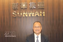 Доктор Джонатан Чой, председатель группы компаний Sunwah (Гонконг), председатель Торговой палаты Китая в Гонконге и председатель группы компаний VinaCapital (Вьетнам), дает интервью ВИА. Фото: ВИА