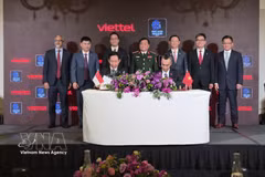4 февраля 2026 года Военно-промышленная и телекоммуникационная корпорация Viettel провела церемонию открытия своего представительства в Сингапуре. Подписание меморандума о сотрудничестве между Viettel и Unicom. Фото: ВИА.