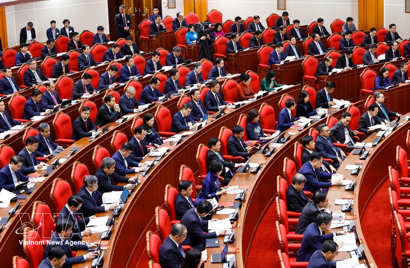 Делегаты на церемонии открытия второго пленума Центрального комитета Коммунистической партии Вьетнама XIV созыва. (Фото: ВИА)