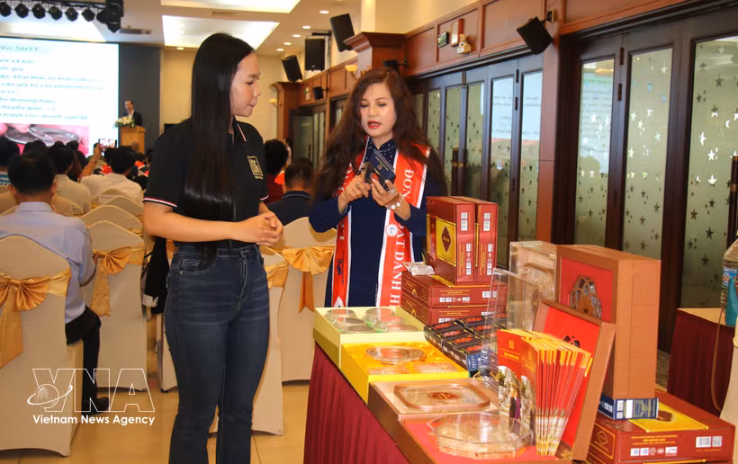 Компания Yen Huong Xua представляет решения по борьбе с контрафактной и поддельной продукцией. (Фото: ВИА).