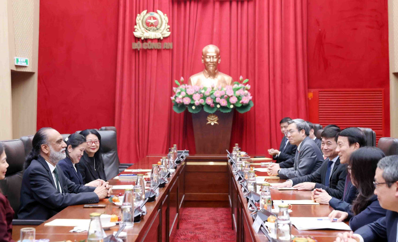 Генерал Лыонг Там Куанг, министр общественной безопасности, принимает заместителя Генерального секретаря ООН, посланника Генерального секретаря ООН по вопросам технологий Амандепа Сингха Гилла. Фото: ВИА