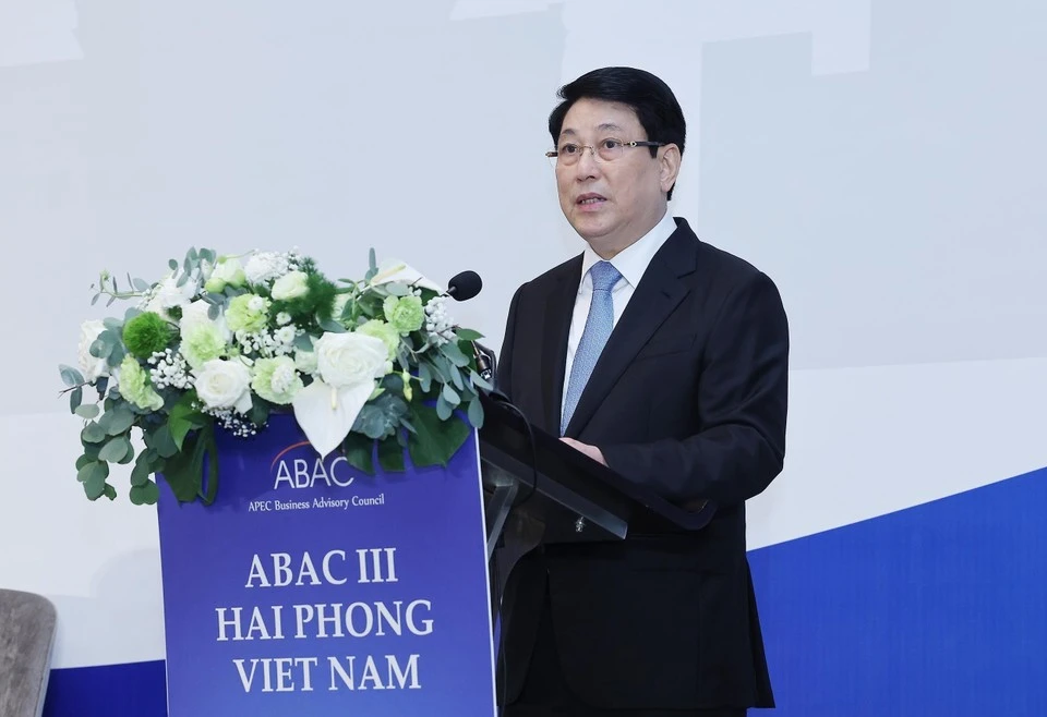 Президент государства Лыонг Кыонг выступает на открытии ABAC-III. (Фото: ВИA)