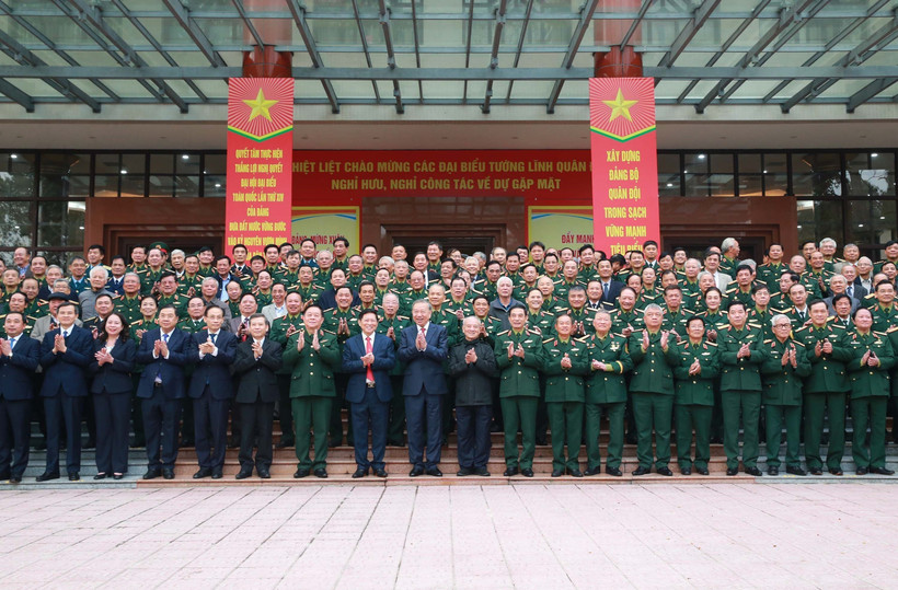 Генсек То Лам с делегатами на встрече (Фото: ВИА)