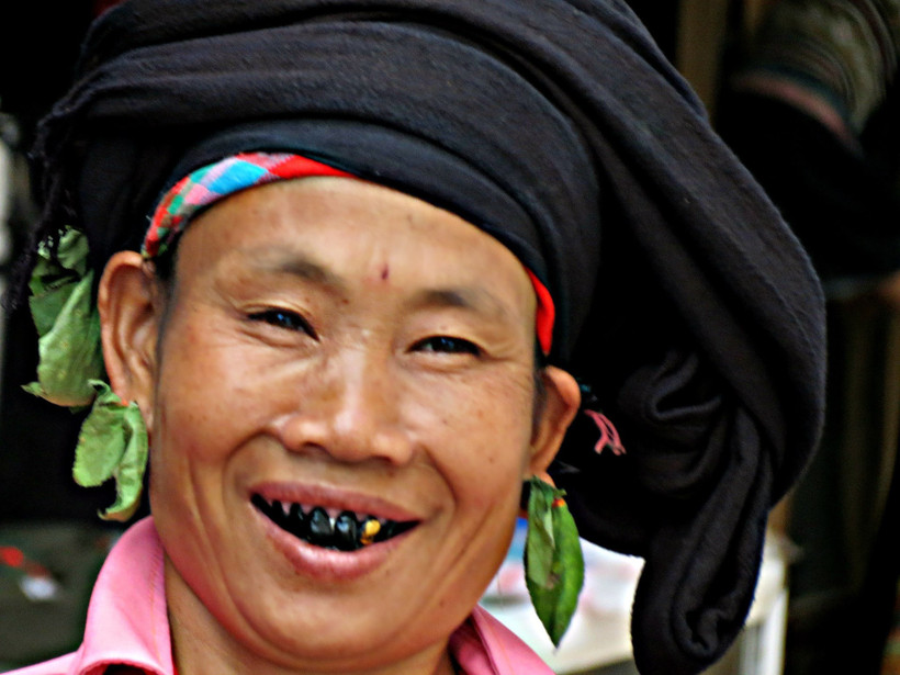 Женщина с черненными зубами, Южный Вьетнам / © Linda De Volder