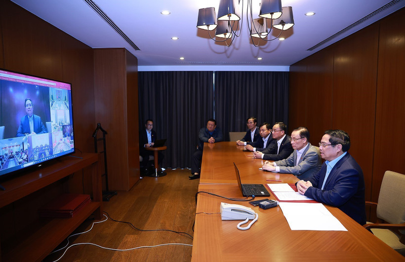 Премьер-министр Фам Минь Тьинь провёл онлайн-совещание с провинциями и городами для разработки мер по спасательным работам и ликвидации последствий стихийных бедствий (Фото: ВИА)