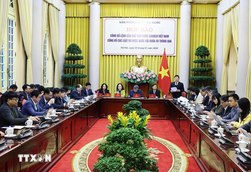 Канцелярия Президента организовала пресс-конференцию по объявлению Указа Президента о promulgации 13 законов (Фото: ВИА) 