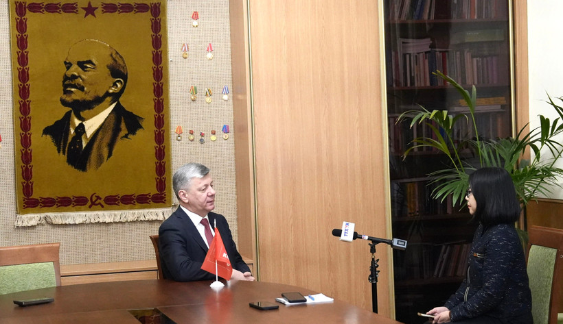 Дмитрий Георгиевич Новиков, первый заместитель председателя Комитета Госдумы по международным делам, заместитель Председателя ЦК КПРФ (Фото: ВИА)