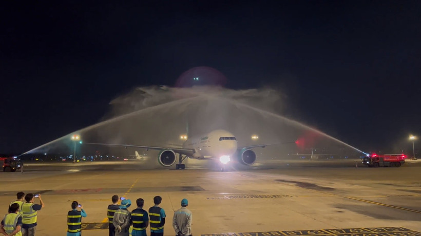 Первый рейс Turkmenistan Airlines приземлился в аэропорту Таншоннят в 3:00 утра 6 марта 2024 года