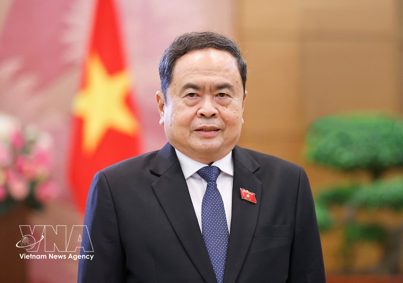 Председатель НС Чан Тхань Ман отвечает на вопросы СМИ (Фото: ВИА)