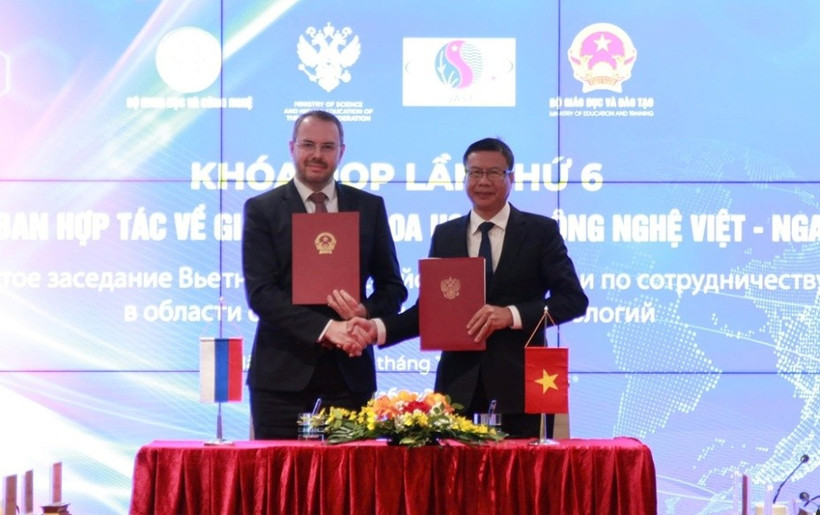 Обе стороны подписали Протокол заседания (Фото: https://mst.gov.vn)
