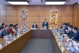 Делегации депутатов Национального собрания провинций Ламдонг и Нгеан обсудили вопросы в рабочих группах в рамках 10-й сессии Национального собрания XV созыва во второй половине дня 4 ноября 2025 года. Фото: ВИА.