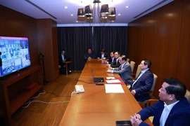 Премьер-министр Фам Минь Тьинь проводит онлайн-совещание с провинциями и городами страны по реализации мер по поиску и спасению пострадавших и ликвидации последствий стихийных бедствий. Фото: ВИА.