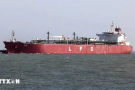 Танкер сжиженного природного газа проходит через Ормузский пролив и прибывает в порт Мундра в Кутче, Индия, 16 марта 2026 года. Фото: ANI/ВИА.