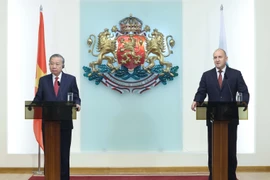Генеральный секретарь То Лам и Президент Болгарии Румен Радев на встрече с прессой. Фото: ВИА.