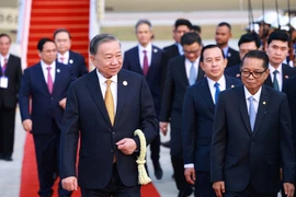 Церемония встречи Генерального секретаря То Лама в Международном аэропорту Течо, столица Пномпень. Фото: ВИА.