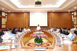 Постоянный секретарь Секретариата Чан Кам Ту председательствует на первом заседании Центрального руководящего комитета по развитию культуры Вьетнама. Фото: ВИА.