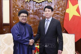 Президента Президент Вьетнама Лыонг Кыонг принял Чрезвычайного и Полномочного Посла Чили во Вьетнаме Серхио Нареа Гусмана. Фото: ВИА.