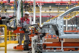 Вьетнам становится приоритетным направлением для многих иностранных предприятий (Фото: hanoimoi.vn)